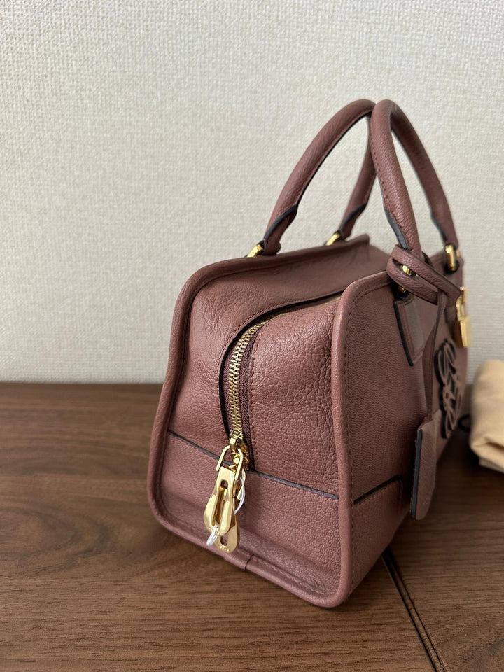 Loewe Amazona 💕 | Timeless Craftsmanship, Effortless Warmth