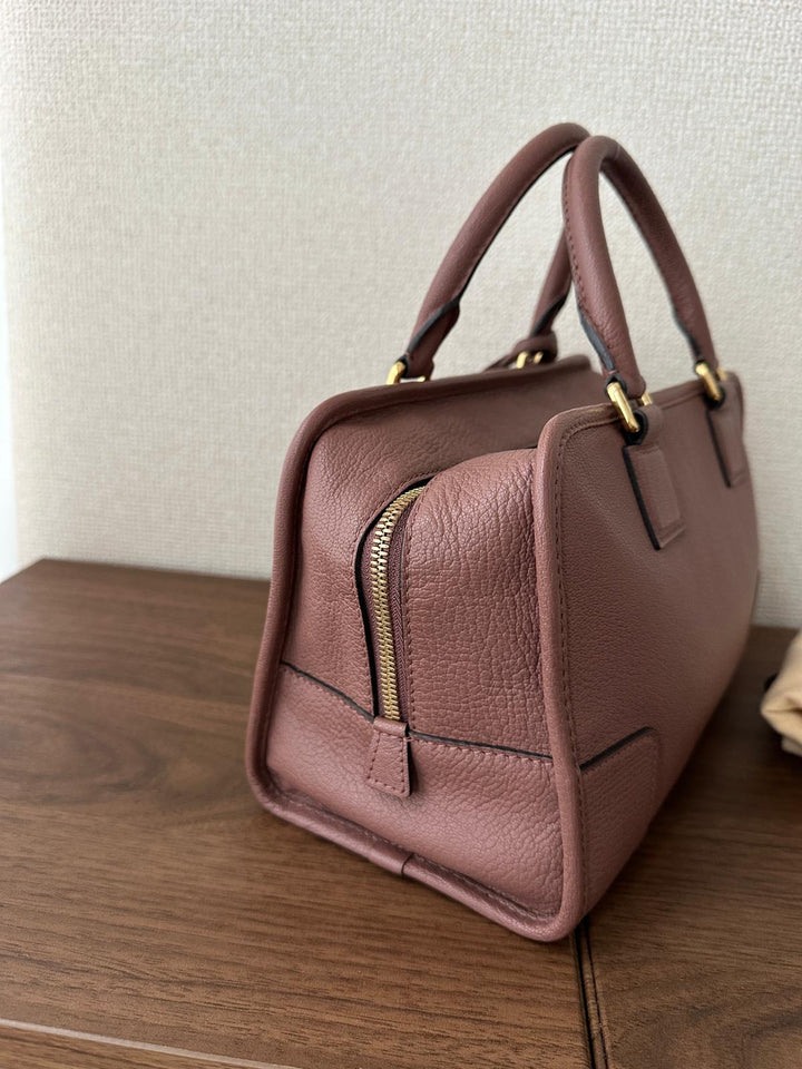 Loewe Amazona 💕 | Timeless Craftsmanship, Effortless Warmth