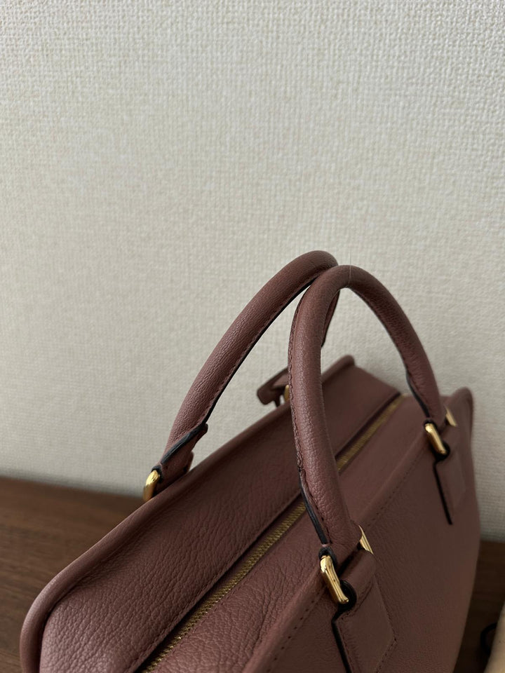 Loewe Amazona 💕 | Timeless Craftsmanship, Effortless Warmth