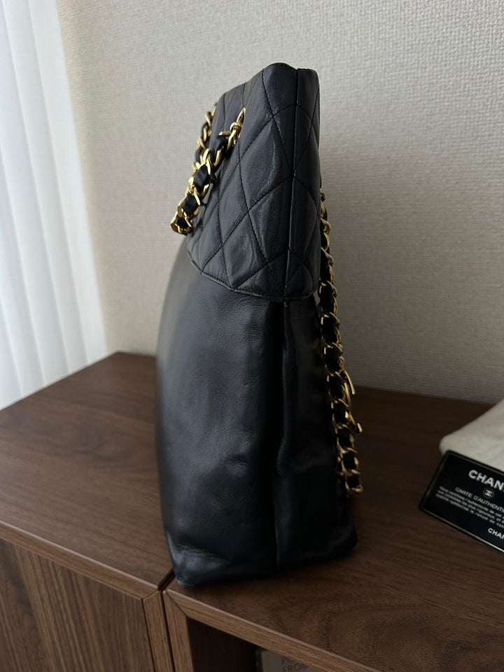 Chanel XL CC Chain Tote 🖤 | Classic Grandeur with Effortless Elegance