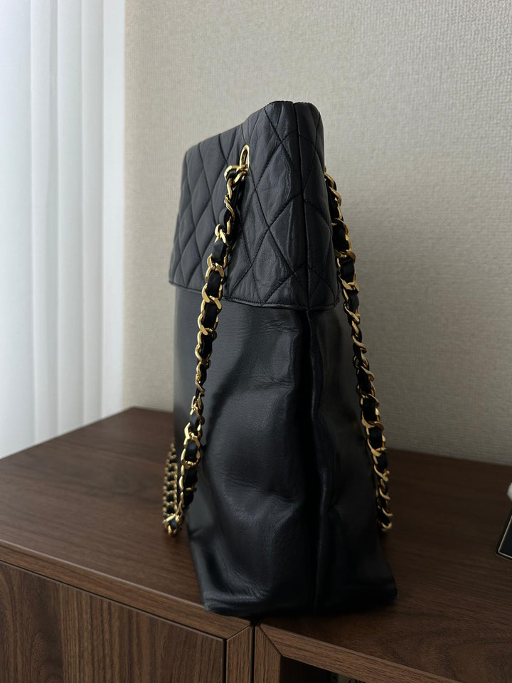 Chanel XL CC Chain Tote 🖤 | Classic Grandeur with Effortless Elegance