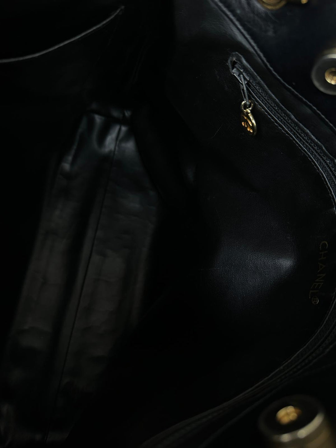 Chanel XL CC Chain Tote 🖤 | Classic Grandeur with Effortless Elegance