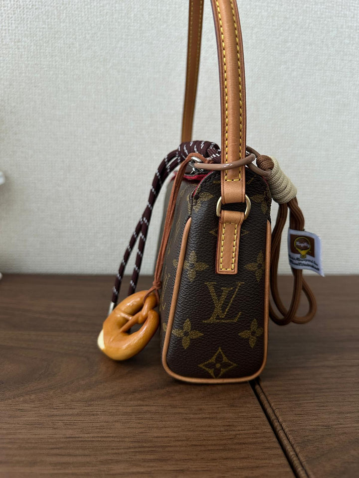 Louis Vuitton Omotesando Pochette 👜 | The Exclusive Tokyo Classic