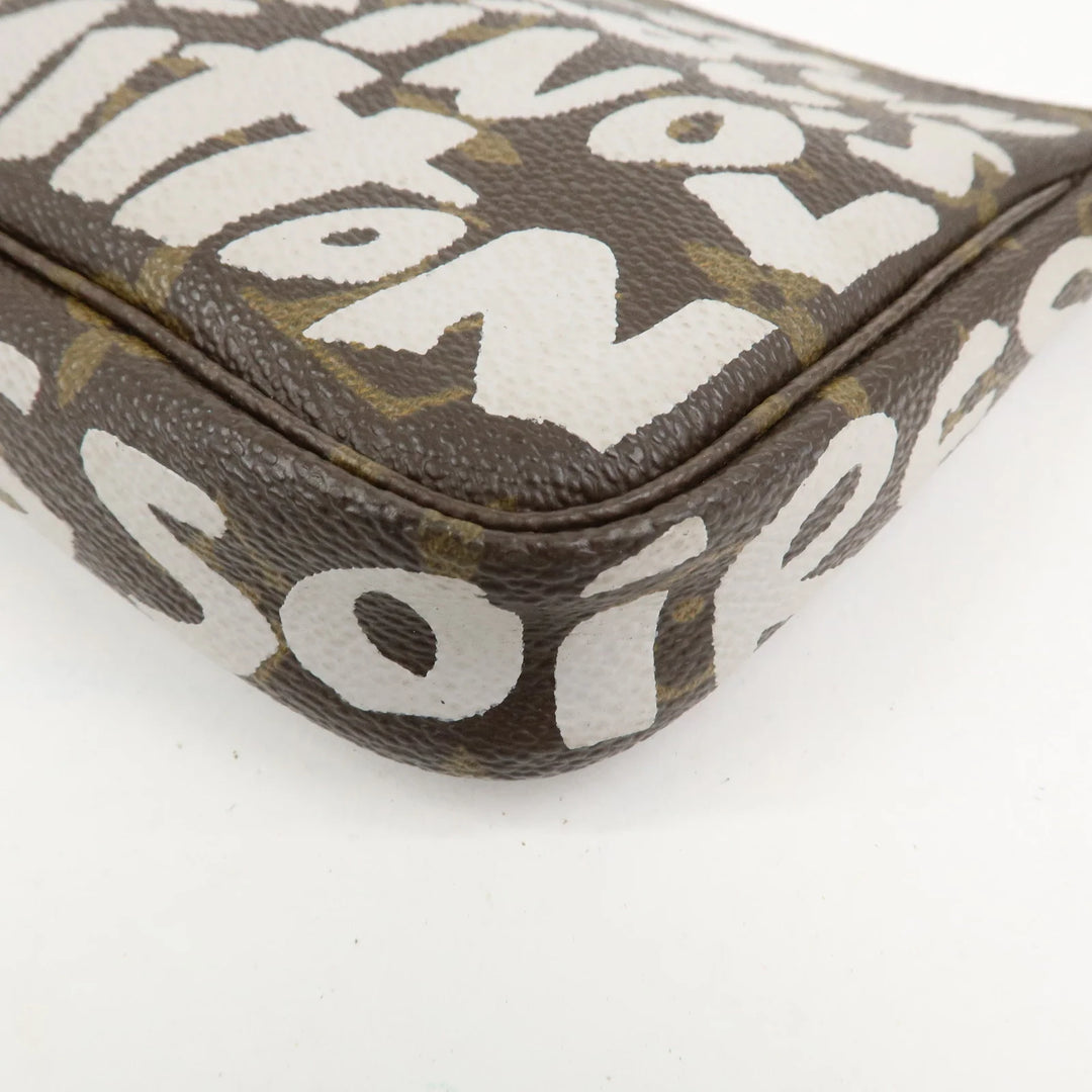 Louis Vuitton Monogram Graffiti Pochette Accessoires M92192