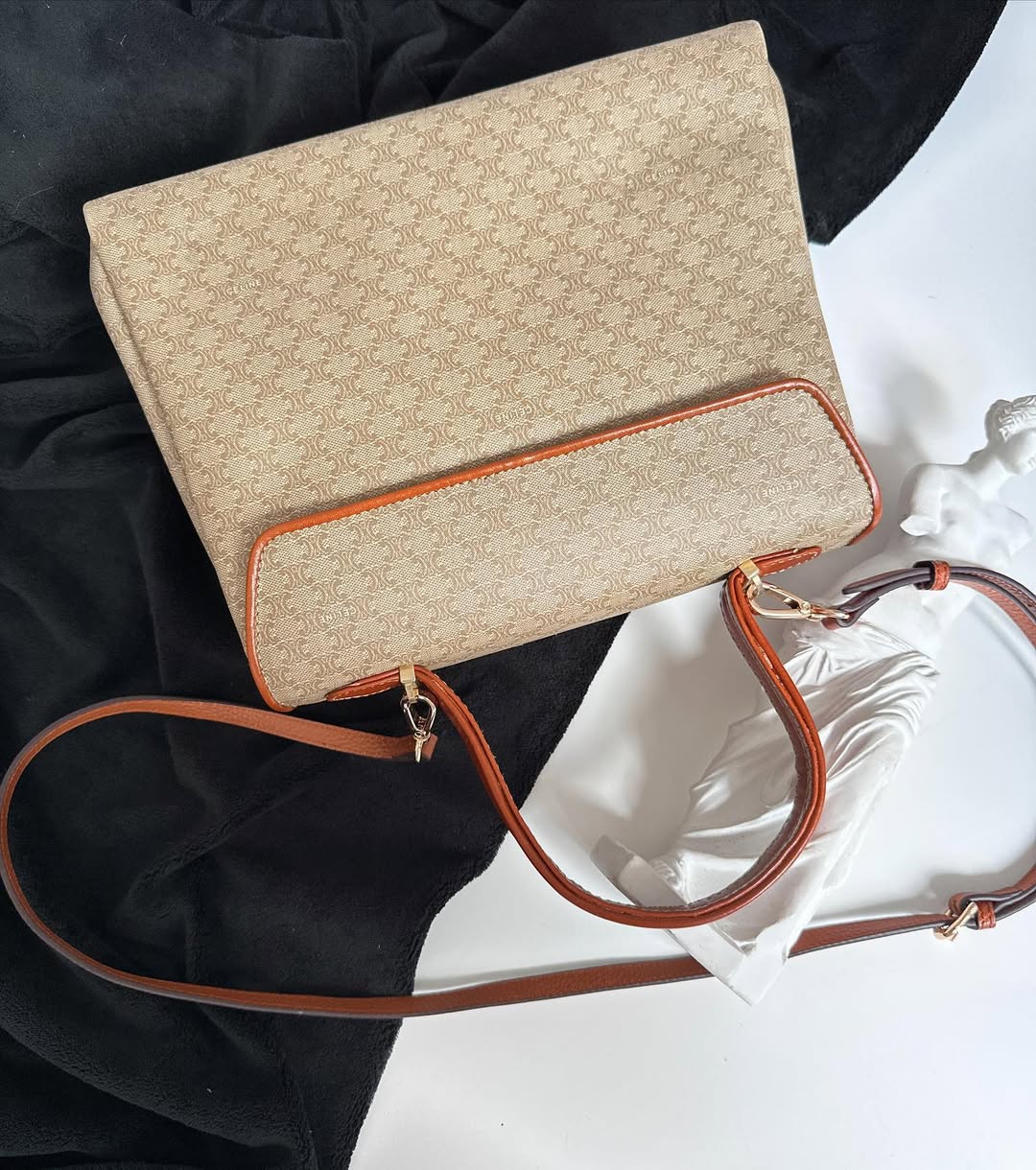 CELINE Beige Monogram Turnlock “Yuanbao” Bag｜Classic Shape × Effortless Versatility 🥨✨