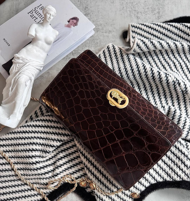 CELINE Dark Brown Embossed Leather Carriage Clasp Underarm Bag｜Vintage Elegance with Modern Versatility 🥨✨