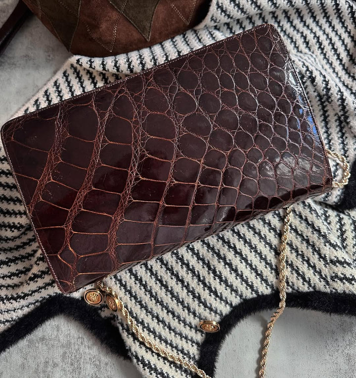 CELINE Dark Brown Embossed Leather Carriage Clasp Underarm Bag｜Vintage Elegance with Modern Versatility 🥨✨