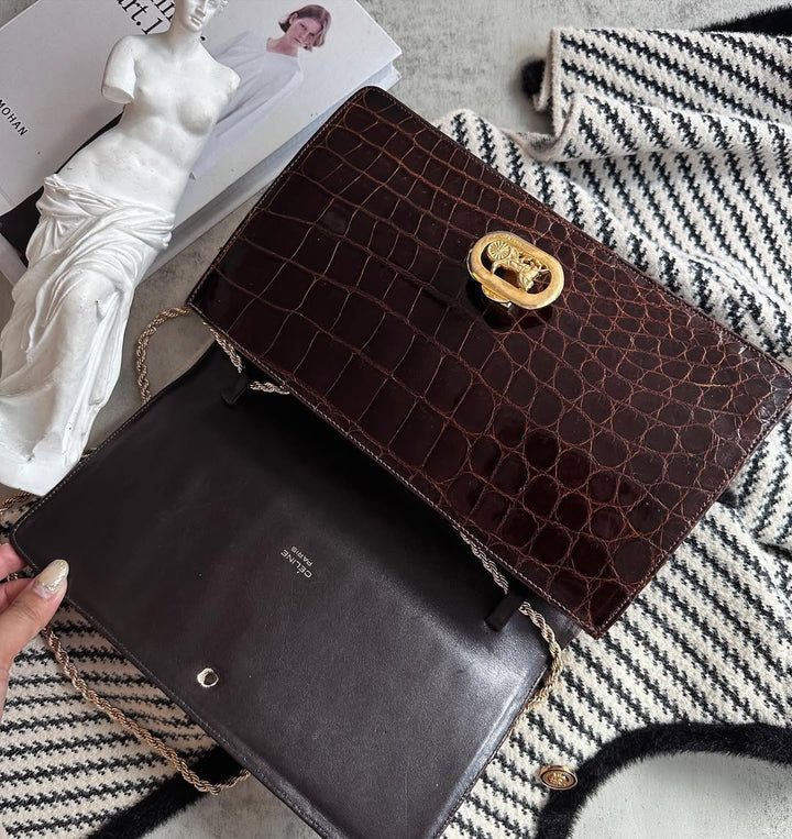 CELINE Dark Brown Embossed Leather Carriage Clasp Underarm Bag｜Vintage Elegance with Modern Versatility 🥨✨