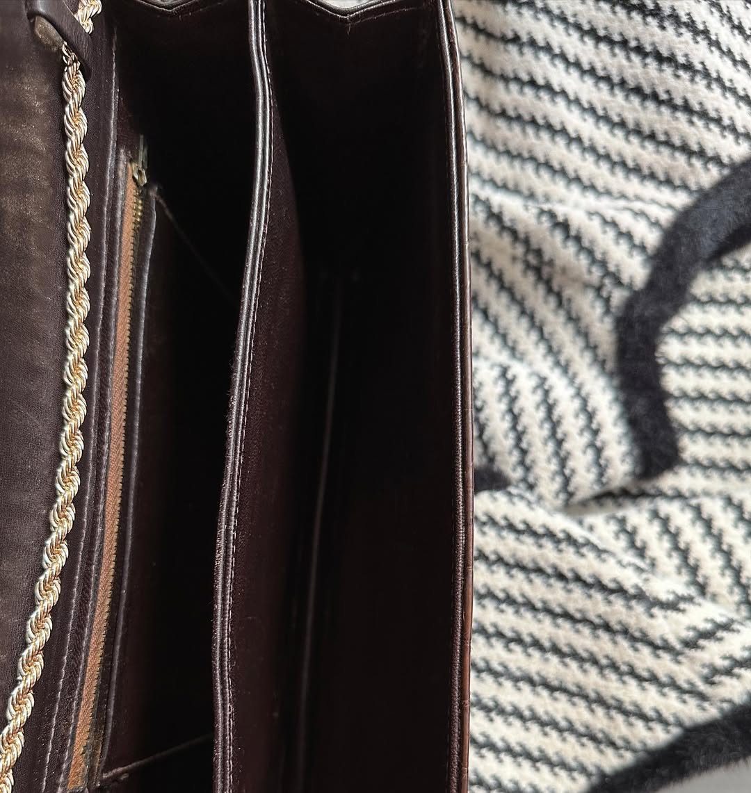 CELINE Dark Brown Embossed Leather Carriage Clasp Underarm Bag｜Vintage Elegance with Modern Versatility 🥨✨