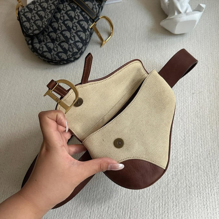 DIOR Mini Saddle Bag（Canvas × Brown Leather Trim）｜Vintage Charm × Versatile Edge 🐴🤎