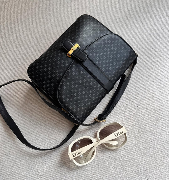 CELINE Black Triomphe Buckle Crossbody（Special Edition）｜Understated Luxury in Every Detail 🖤