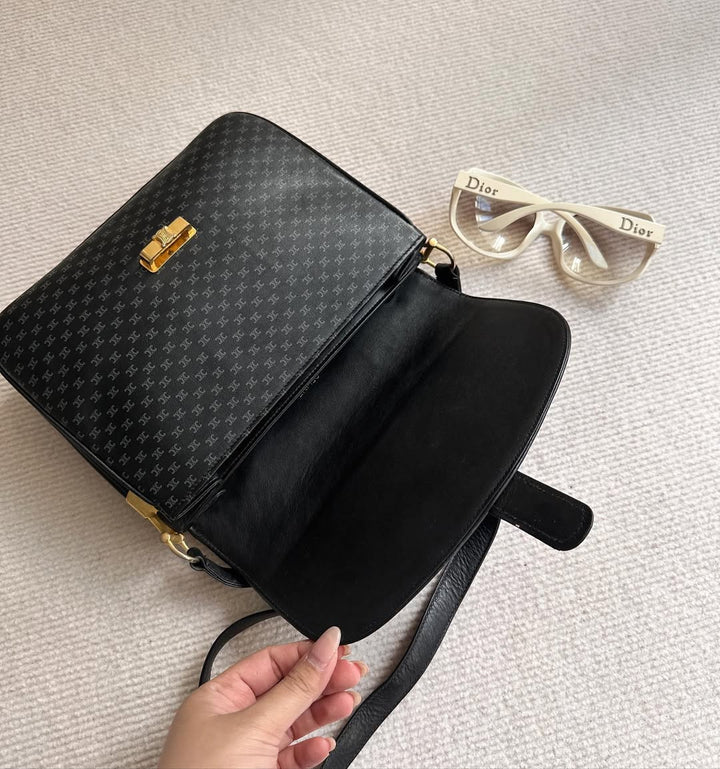 CELINE Black Triomphe Buckle Crossbody（Special Edition）｜Understated Luxury in Every Detail 🖤