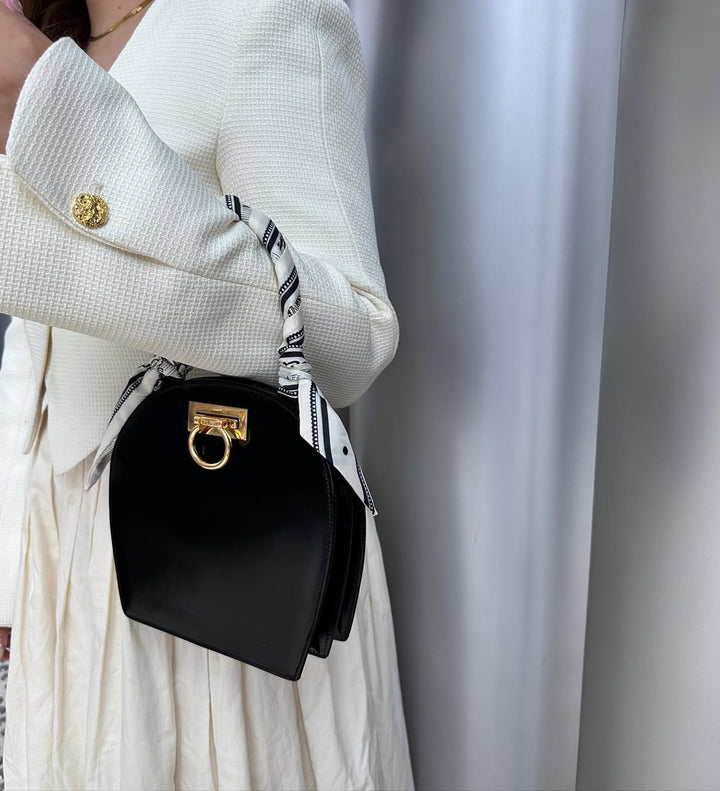 CELINE Double-Faced Horseshoe Buckle Mini Bag｜Timeless Black × Signature Charm 🖤