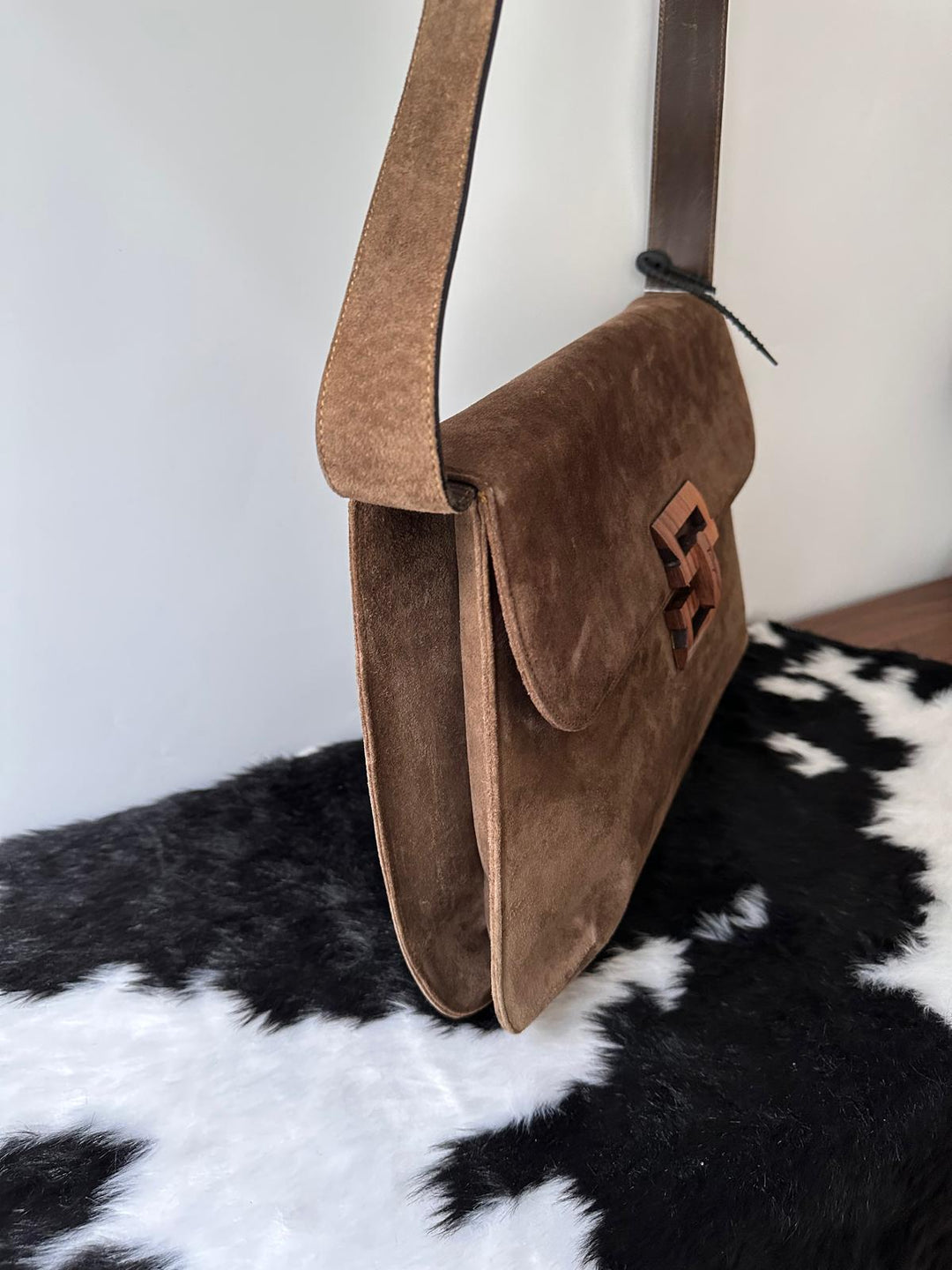 Ferragamo Wooden Gancini Hobo 🤎🪵｜Olive Brown Suede・Rare Walnut Buckle・Vintage Dream