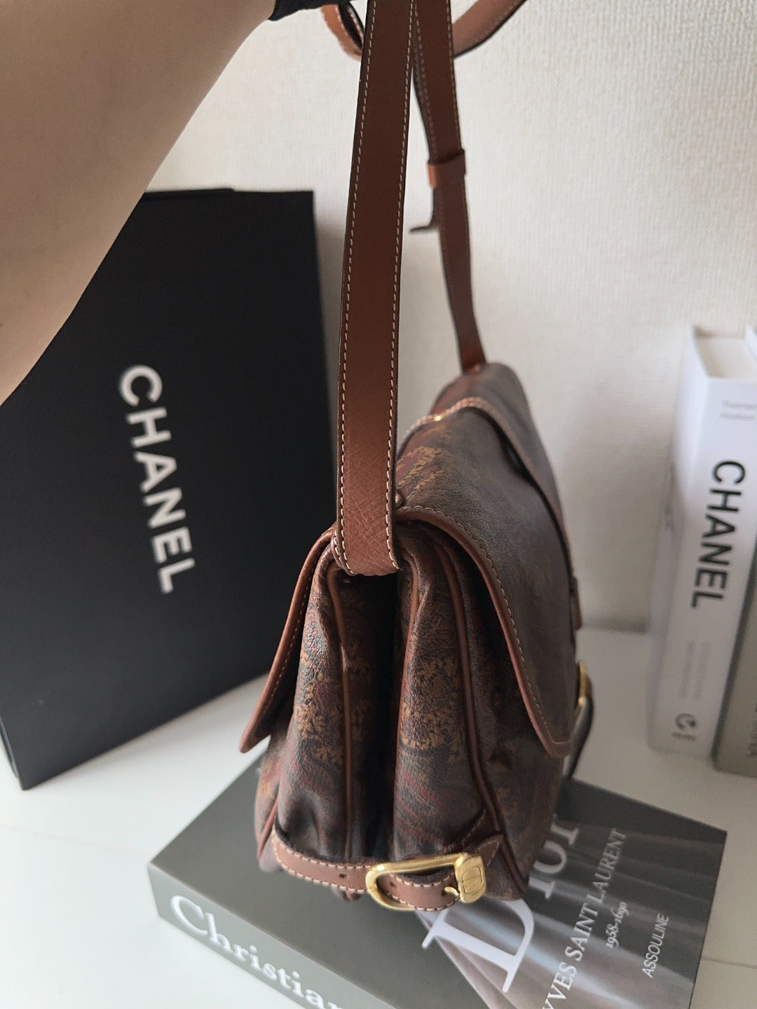 VALENTINO Twin-Compartment Saddle Bag 🐻 Ultra Rare Double-Sided Stunner