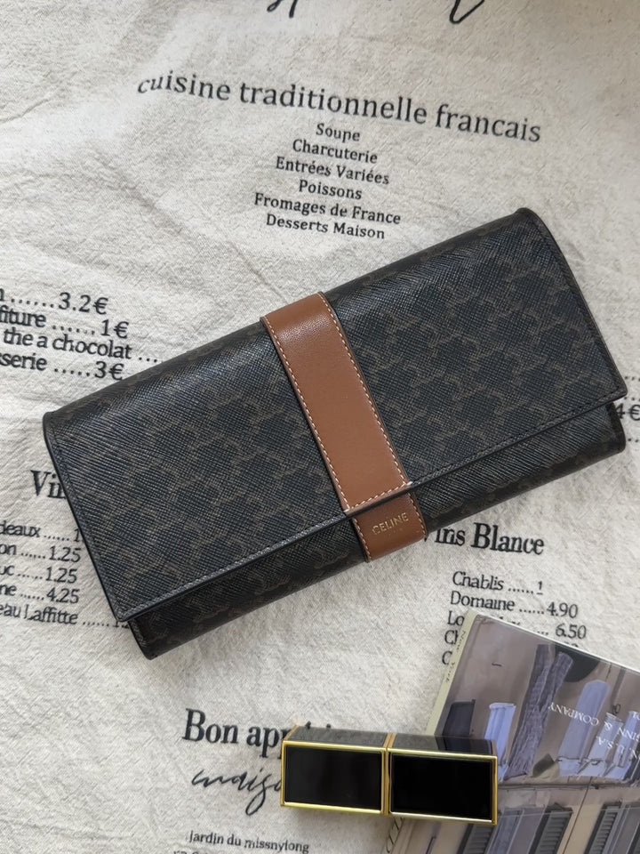 Celine Triomphe Canvas Long Wallet 🤎｜Iconic Triomphe Motif・Convertible WOC Style・Modern Classic😍😍