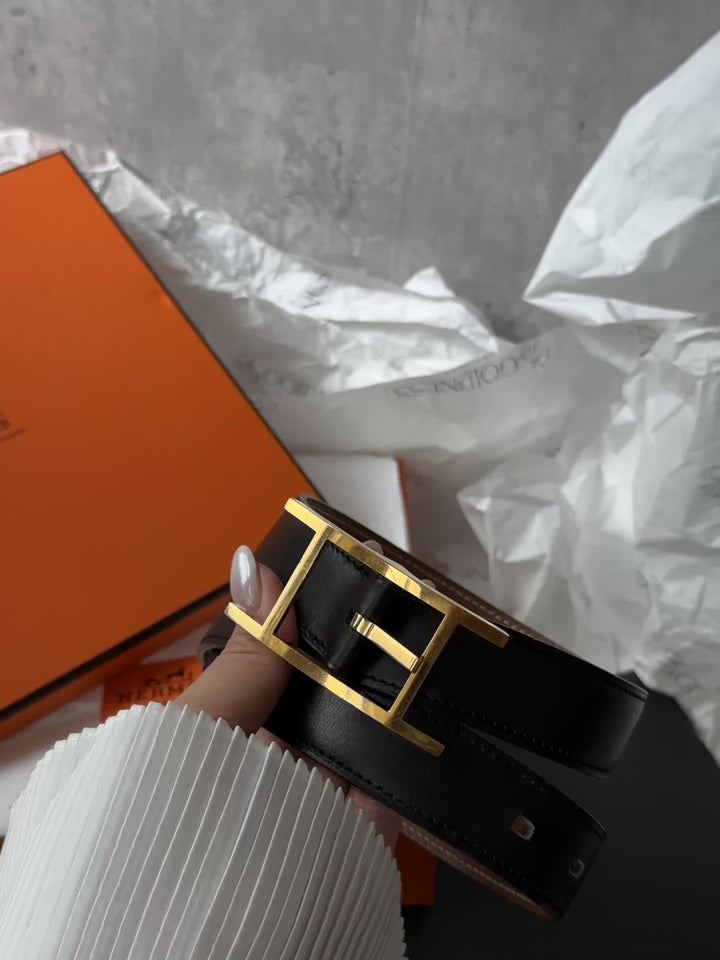 Hermes Vintage Slim Belt with Gold Buckle (Pre-H Logo) – Elegant & Rare with Box