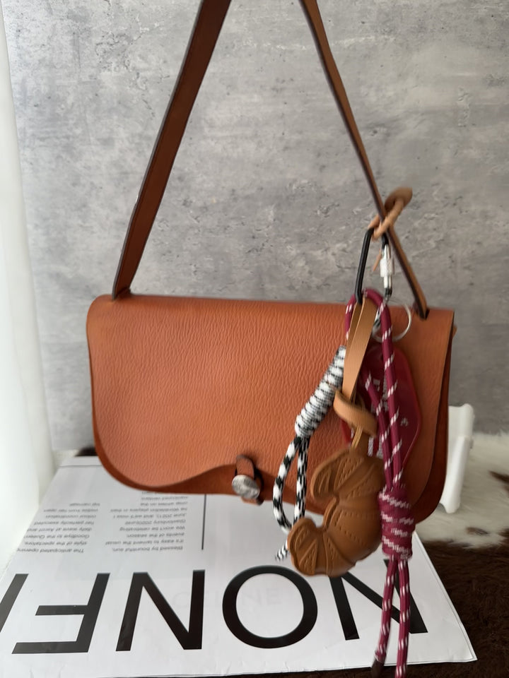 HERMÈS Colorado 24 🧡🤎｜Rare Small Size × 3-Way Adjustable Strap