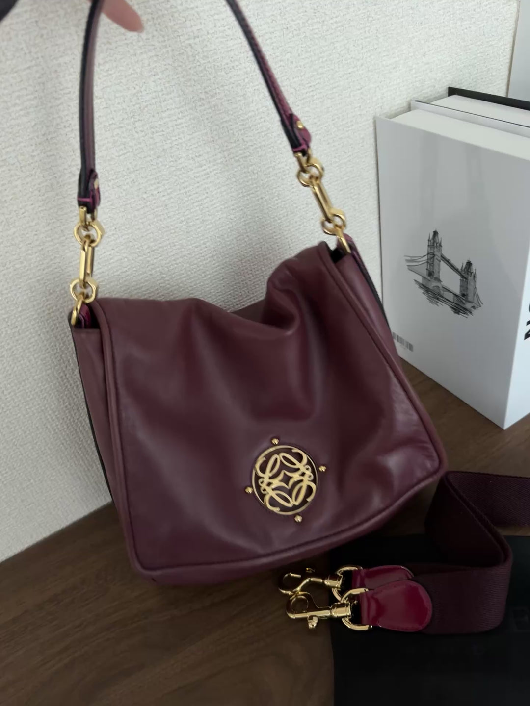 LOEWE Round Logo Hobo Bag（Burgundy Nappa Lambskin）｜Rare Small Size 🤎✨
