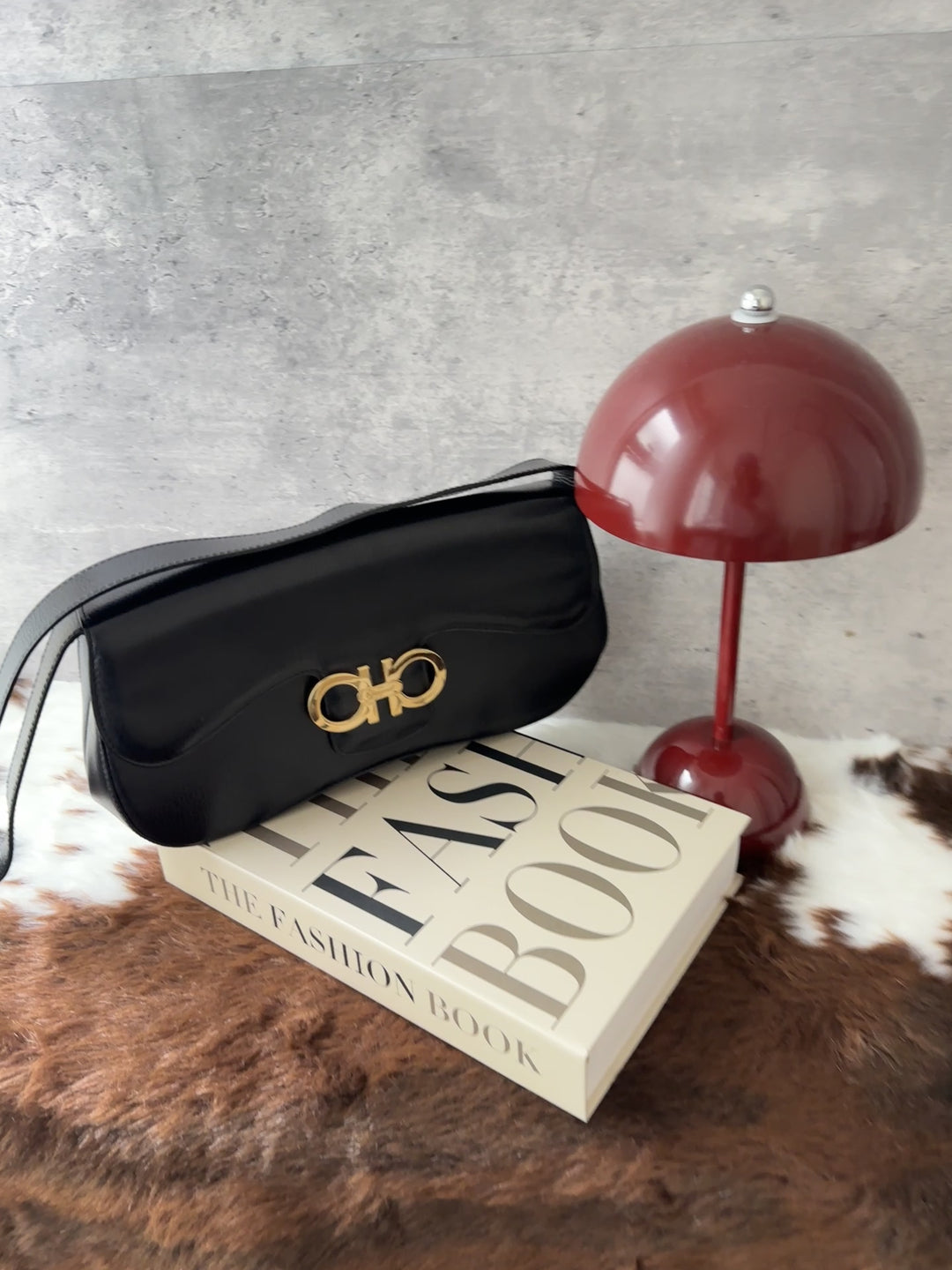 Ferragamo Gancini Baguette Shoulder Bag 🖤｜Classic Black × Gold Gancini × Sleek Vintage Shape✨
