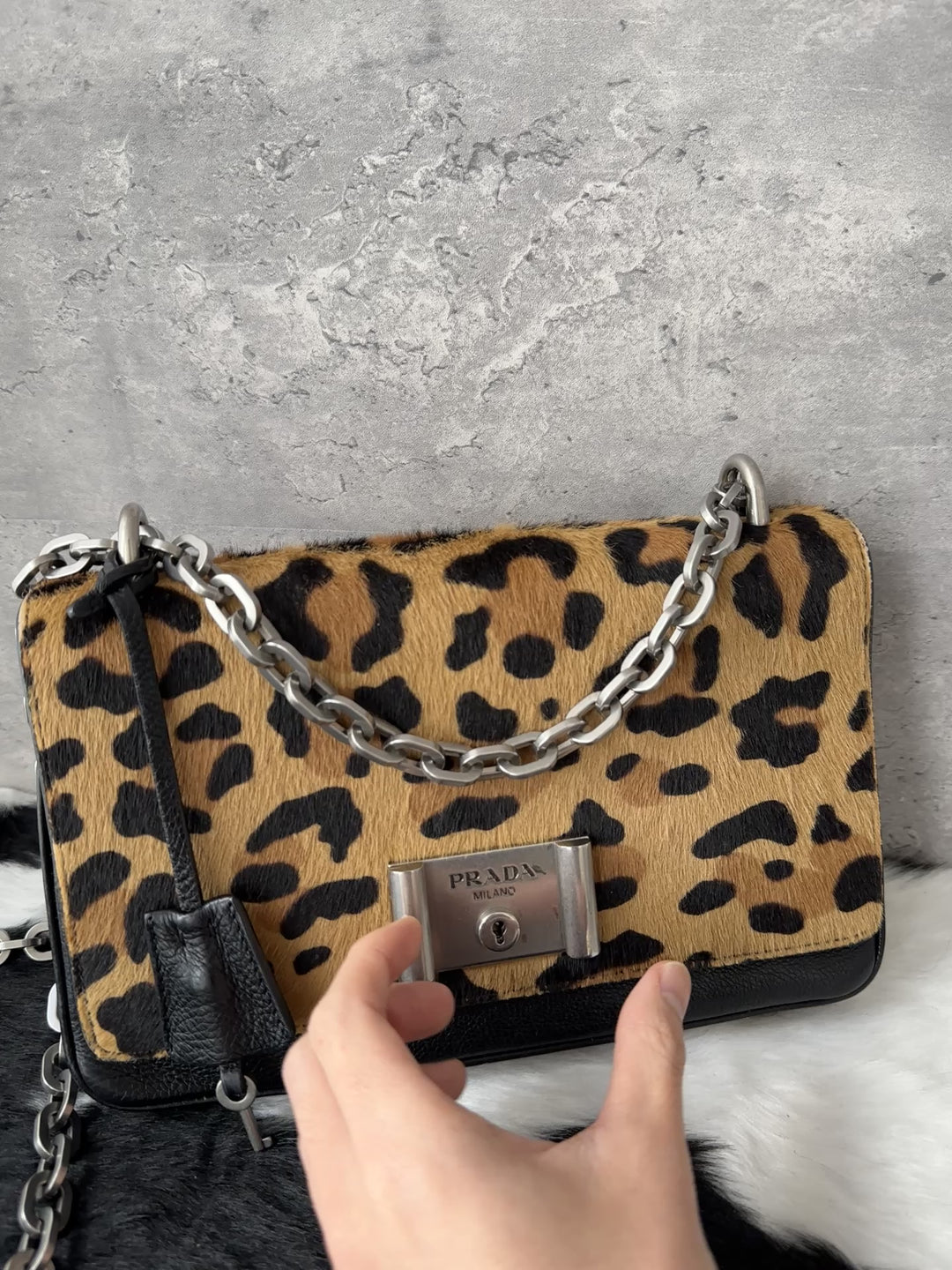 Prada Leopard Haircalf Chain Bag 🐆⛓️🔒｜Padlock Closure, Rare Material, Functional Interior