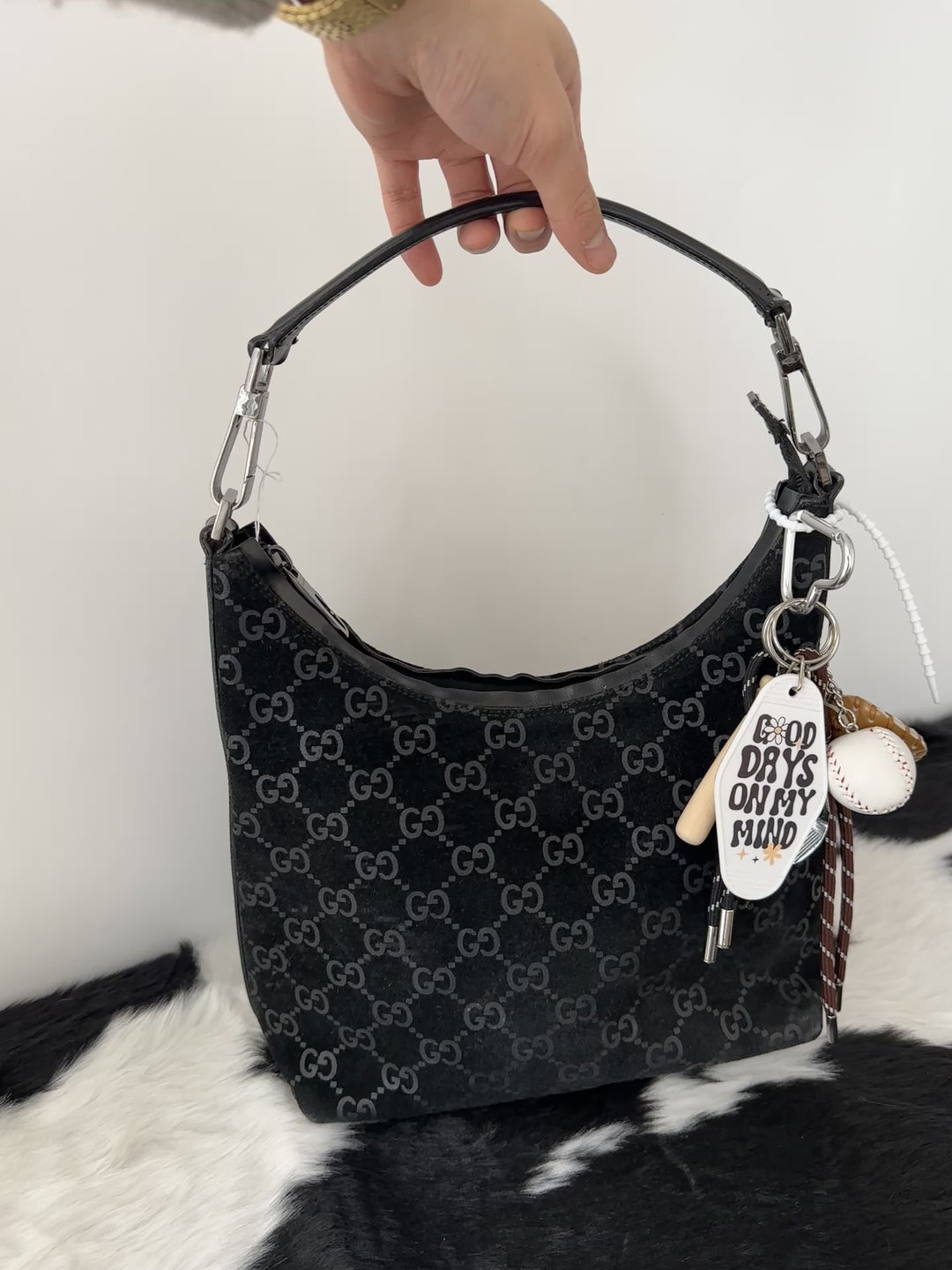 GUCCI So Black Monogram Hobo｜Velvet Shadow GG × Chic All-Black Minimalism × Ultra-Versatile Daily Piece 🖤✨