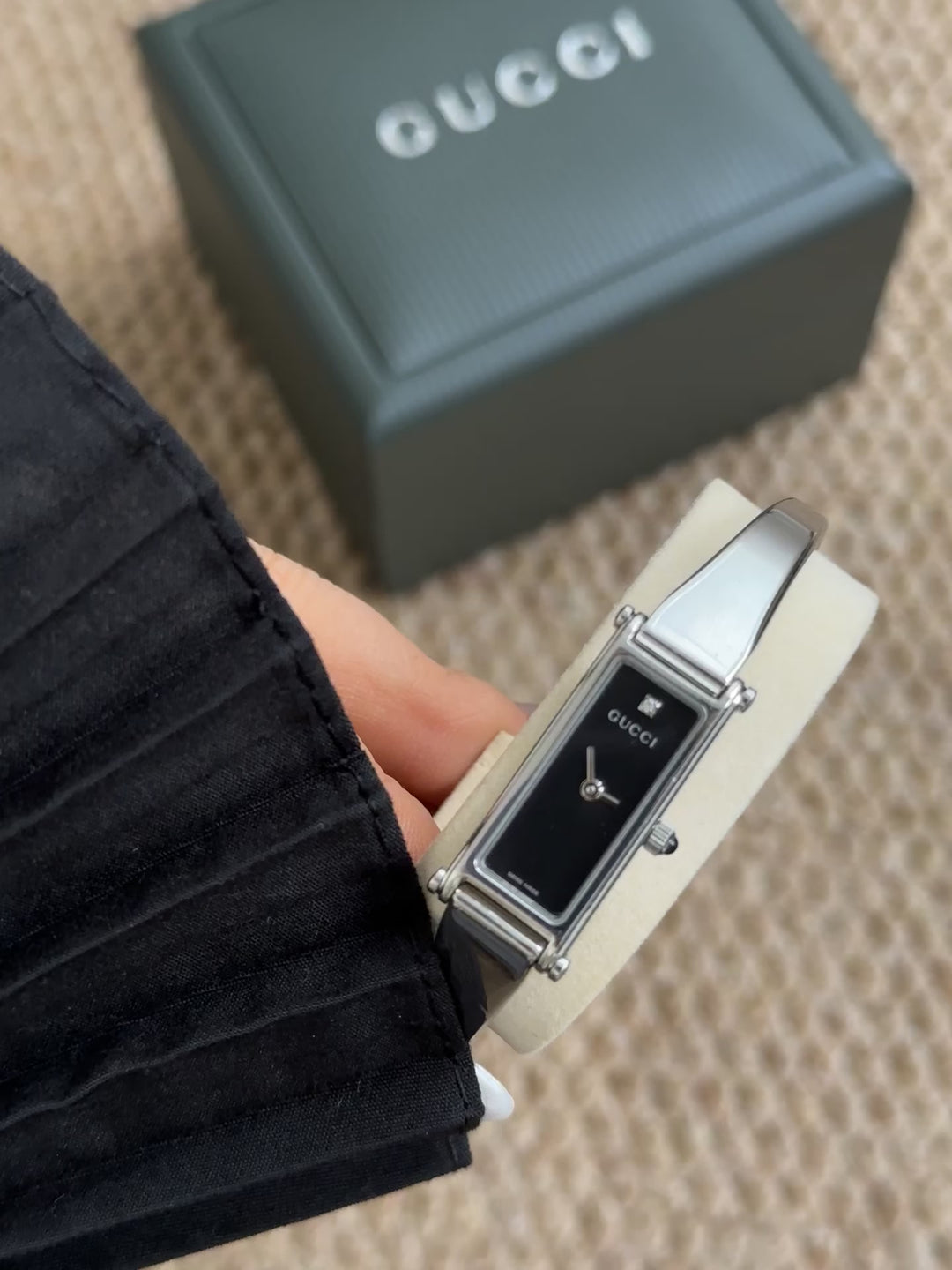 Gucci Vintage Bangle Watch ⌚✨ (with box)