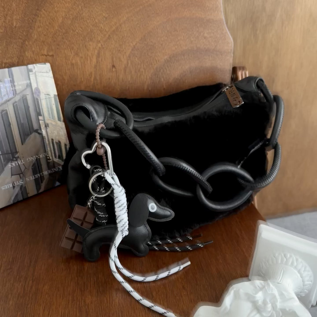 CHANEL Fur & Leather Hobo Shoulder Bag 🖤｜Soft Fur Texture × Signature Ring Detail × Chic Small Size