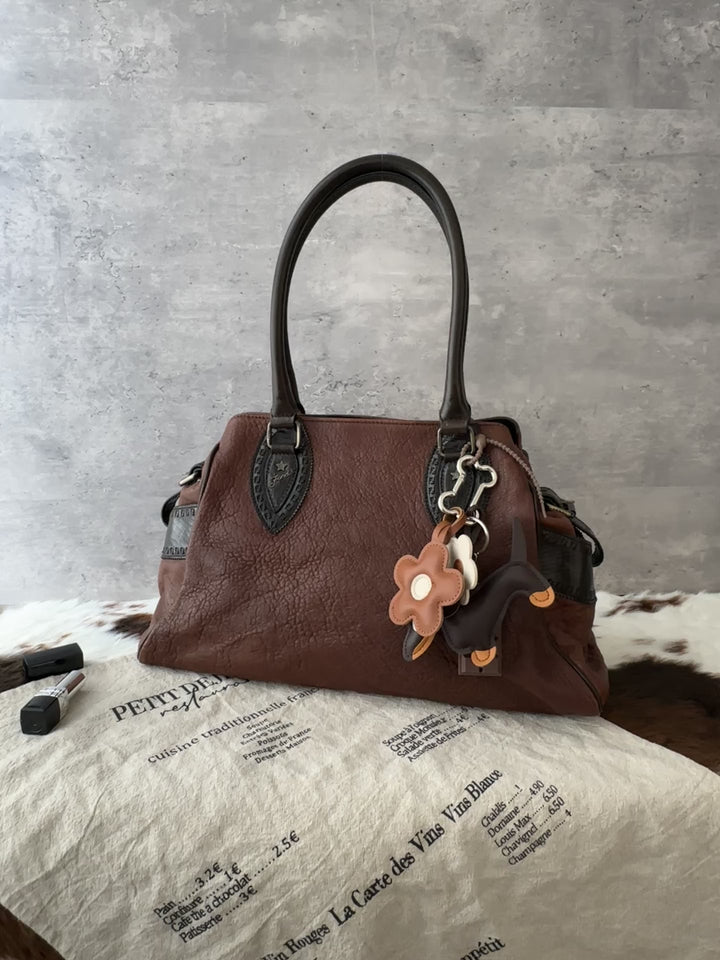 Fendi Textured Leather Tote 🤎✨｜Rich Brown Leather × Vintage FF Details × Spacious Everyday Design