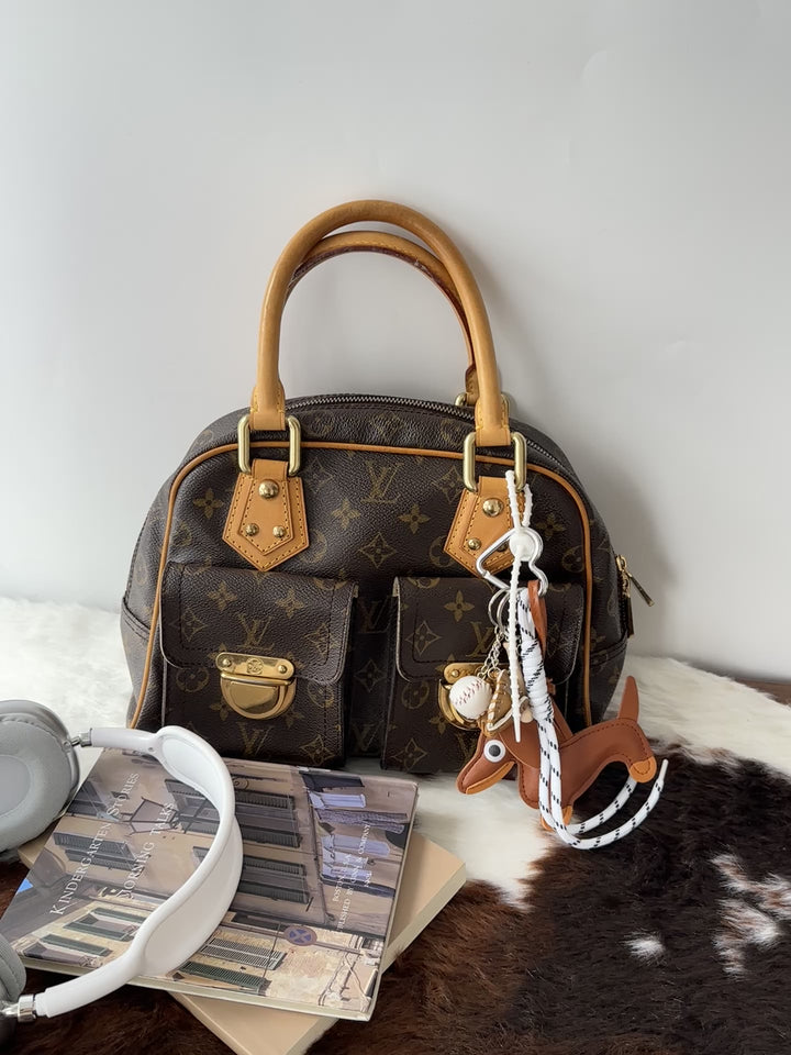 Louis Vuitton Monogram Manhattan PM Bag 🤎｜Classic Monogram × Pocket Detail × Great Value