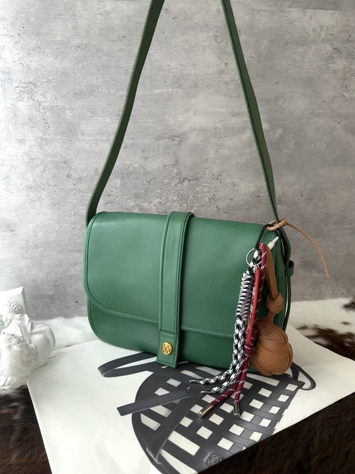 HERMÈS 90s Vintage Shoulder Bag 💚✨｜Rare Green × Iconic H Clasp
