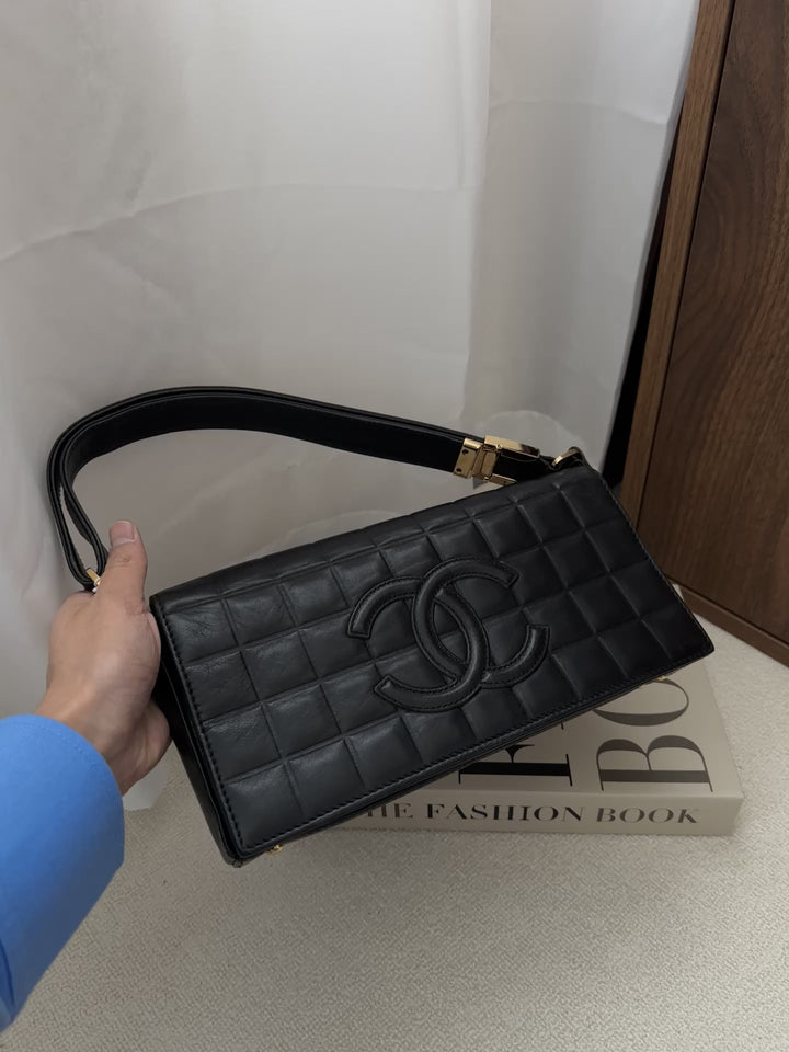 Chanel Chocolate Bar Baguette🖤 | Jannie’s Favorite Iconic Piece🍫✨