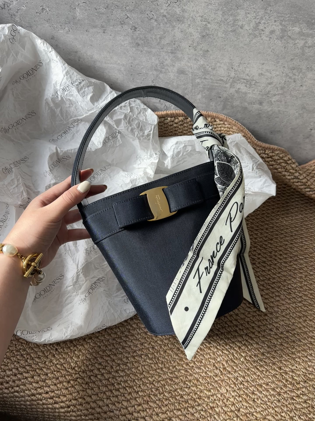 FERRAGAMO Vara Bow Vintage Basket Bag