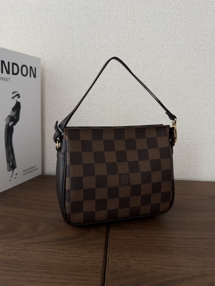 Louis Vuitton Damier Mini Pochette 🤎✨ Cute & Versatile Crossbody Option