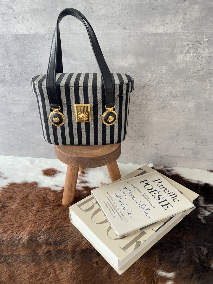Versace Striped Box Top Handle Bag 🩶🖤｜Striped Fabric × Medusa Sun Hardware × Boxy Vintage Shape✨