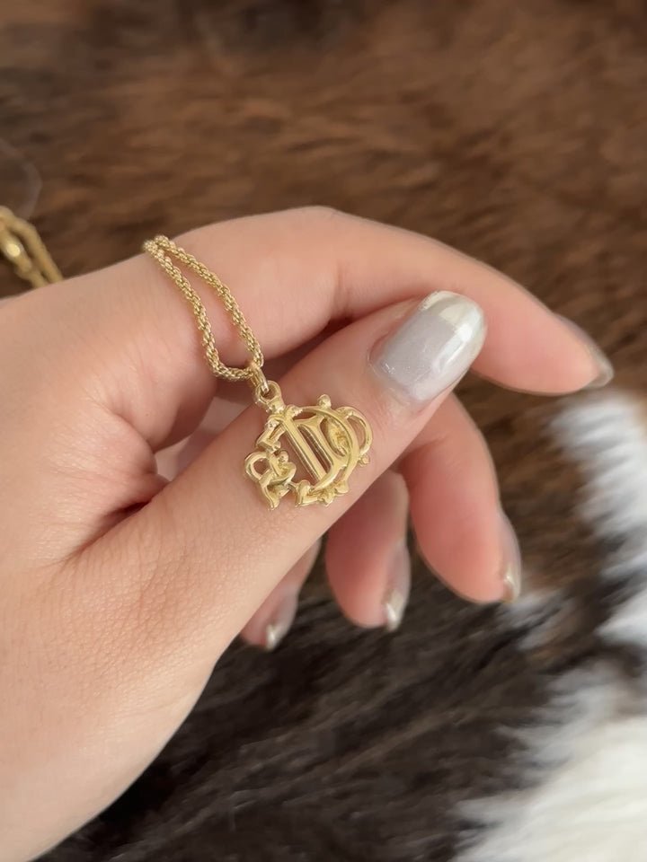 Dior “Pumpkin Carriage Pendant Necklace” ✨👑 | Fairytale Charm & Golden Elegance