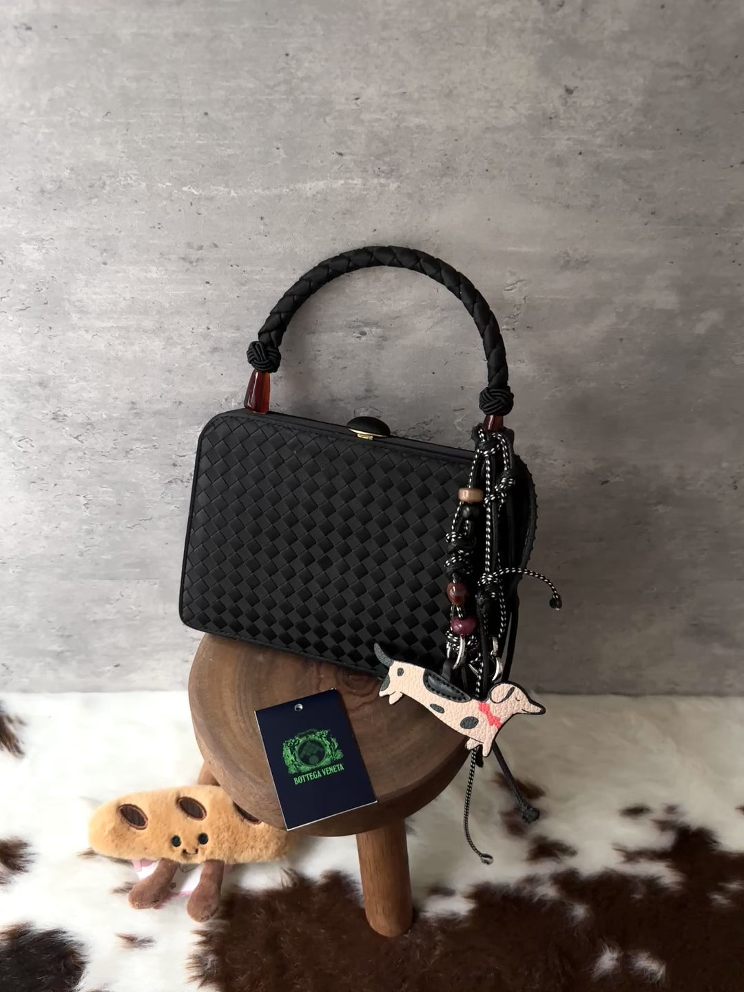 Bottega Veneta Intrecciato Evening Top Handle Bag 🖤｜Elegant Woven Texture｜Unique Handle｜Refined Vintage Charm