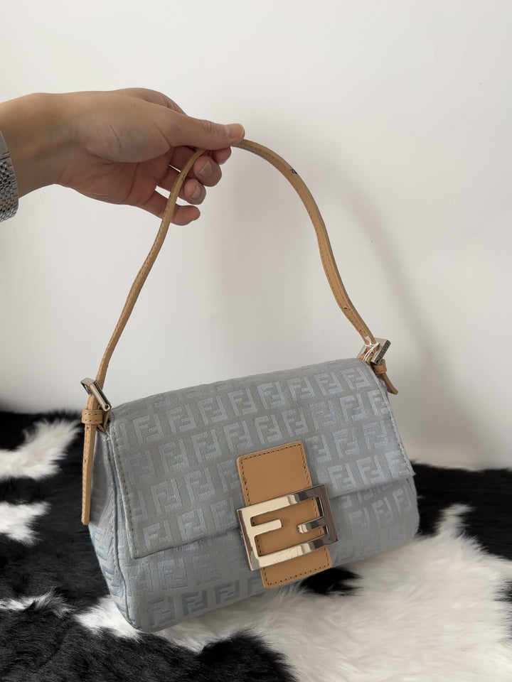 Fendi “Mini Baguette Soft Puff” 🩵｜Rare Mini Size & Adorably Collectible