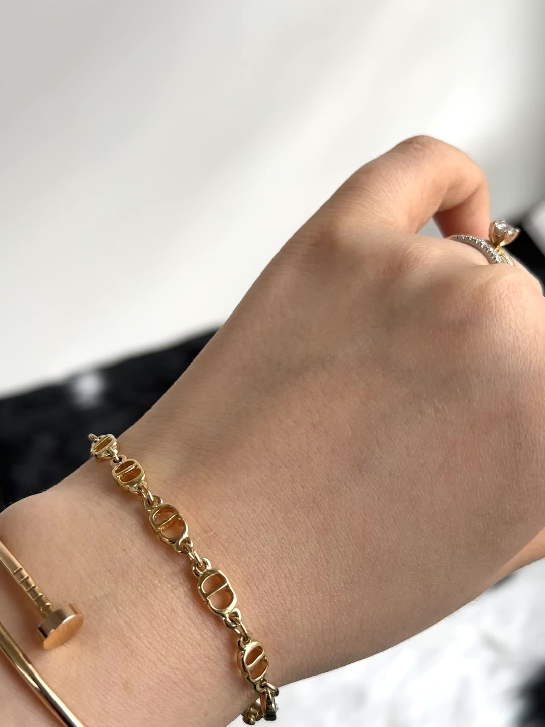 DIOR CD Logo Bracelet ✨｜Gold-Tone Finish × Repeating CD Links × Beautiful Condition