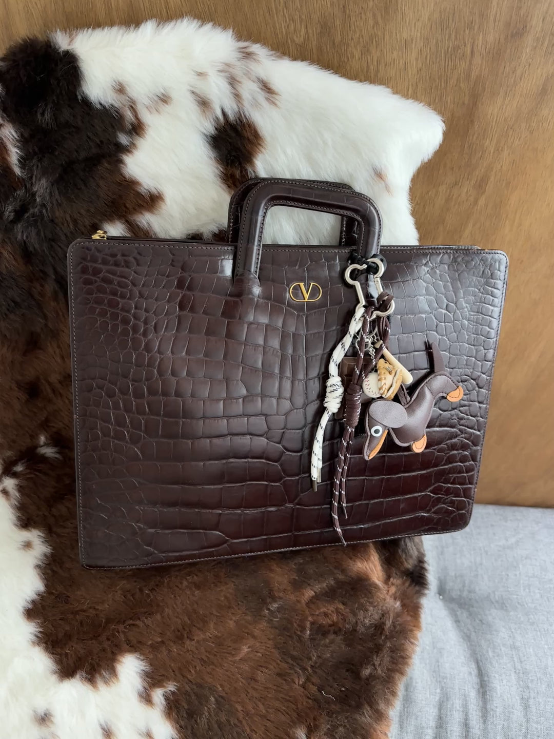 Valentino Croc-Embossed Briefcase Bag 🤎｜Rich Chocolate Tone・Spacious Work Bag・Vintage Luxury