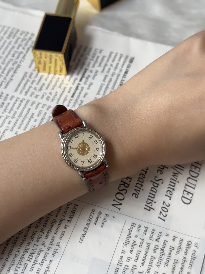 Hermès Vintage Ostrich Leather Watch 🤎✨｜Caramel Ostrich Leather × Two-Tone Case × Sculptural Dial