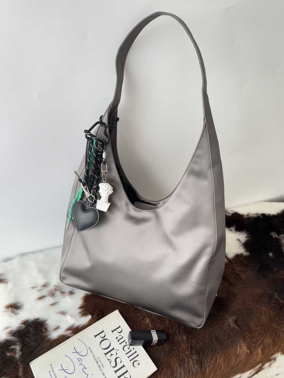 Prada Satin Hobo Bag 🩶｜Sculpted Hobo Silhouette・Lustrous Satin Finish・Chic Minimalist