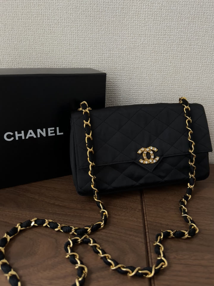 CHANEL Shearling-Trim Calfskin Chain Shoulder Bag 🖤✨ Ultra-Rare Find