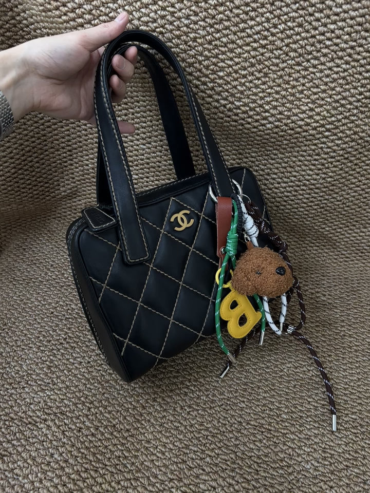 CHANEL Rare External Stitch Small Tote – Black Lambskin with Contrast Stitching 👜
