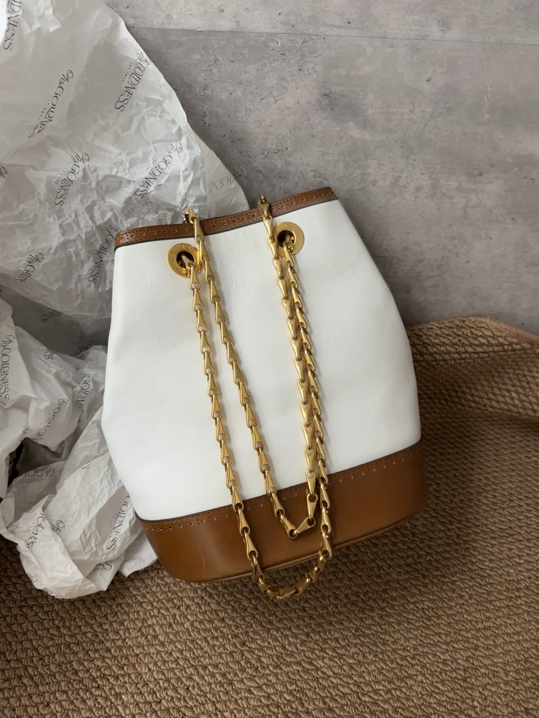 CELINE Two-Tone Caramel & White Bucket Bag ✨｜Rare, Chic & Functional