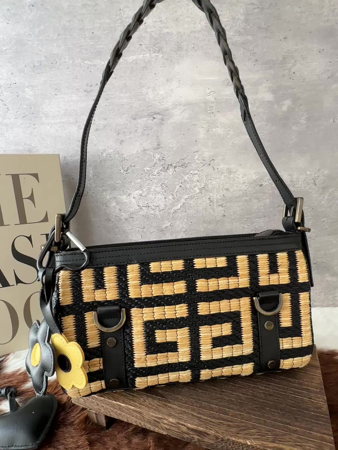 Givenchy Raffia Shoulder Bag 🤎🖤｜Graphic Woven Pattern × Floral Leather Charms × Adjustable Braided Strap