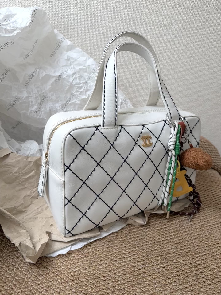 CHANEL Quilted Contrast Stitch Boston Bag ✨｜Rare White & Black Statement Piece