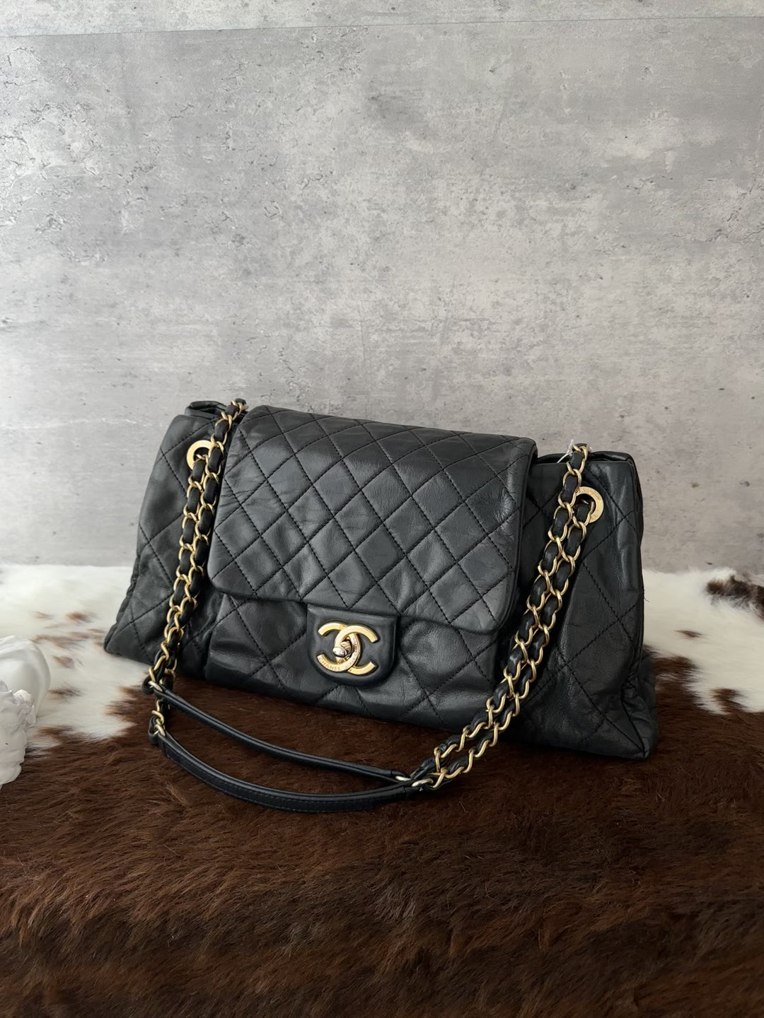 CHANEL Pearly Calfskin Chain Hobo Bag 🖤｜Pearly Calfskin × Perfect Underarm Length × Lightweight Capacity✨