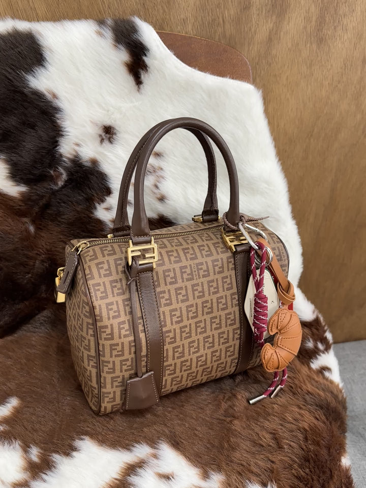 Fendi Zucca Canvas Boston Bag 🤎｜Iconic FF Monogram・Gold Hardware・Rare Vintage Piece