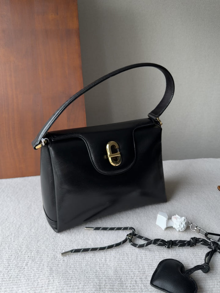 GUCCI G Hardware Turn Lock Box Bag – Classic Black ✨🖤 Timeless Versatility